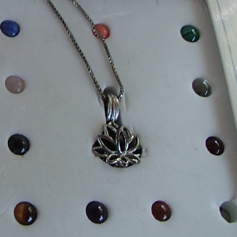 The Giving Gems Lucoral Museum Hawaii Sterling Silver Cage, Chain & 12 Gemstones - Picture 6 of 16